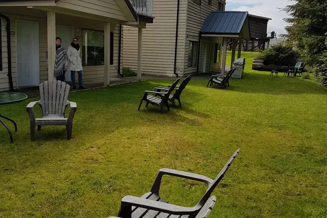 Whale’s Tail Guest Suites