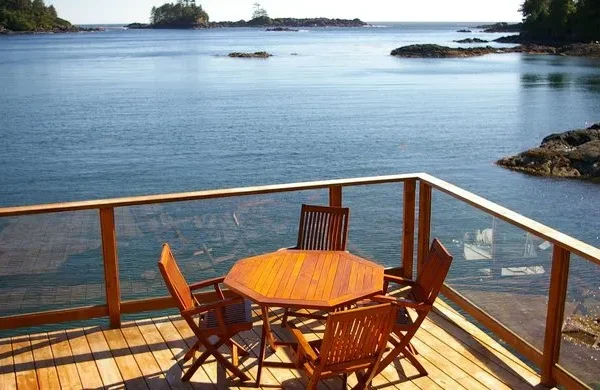 Bostrom’s Oceanfront B&B On Little Beach Bay