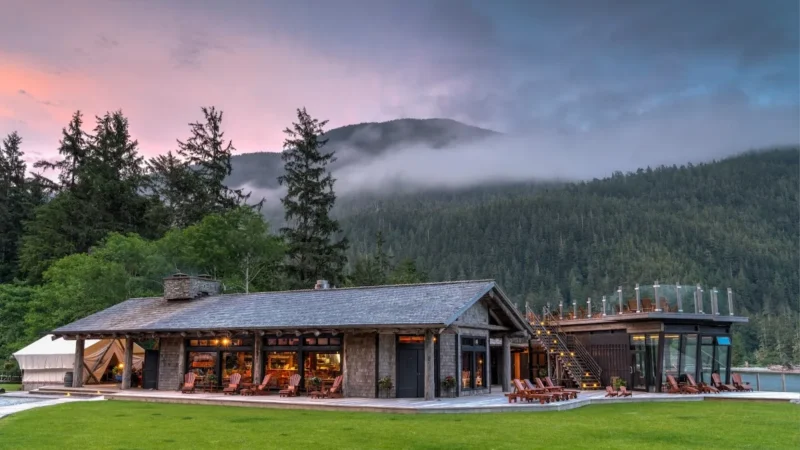 Clayoquot Wilderness Lodge, Beckons