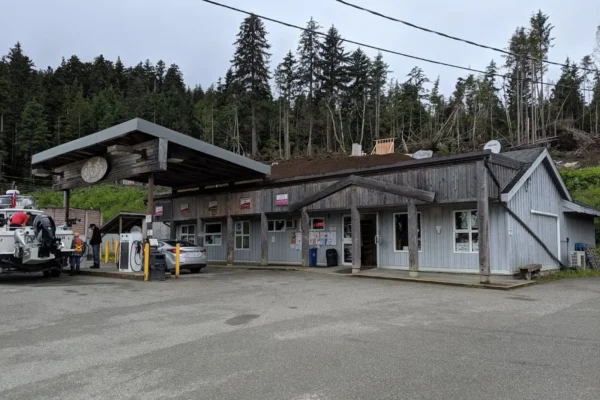 Taaw Naay Gas Station