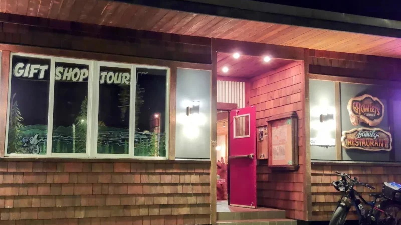 Howler’s Family Restaurant and Amusements