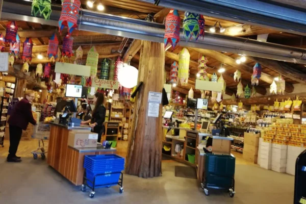 Old Country Market – Goats on Roof