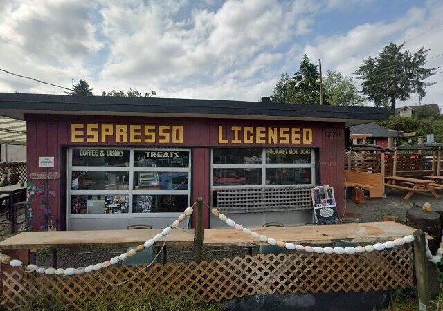 Ukee Dogs Cafe & Eatery